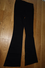 Load image into Gallery viewer, SPANX FLARE JEANS JEANS (BLACK AND BLUE DENIM )
